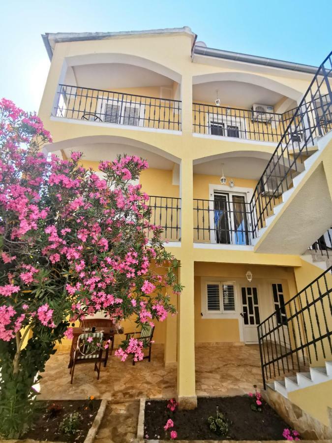 Ferienwohnung Green Garden Vodice Exterior foto